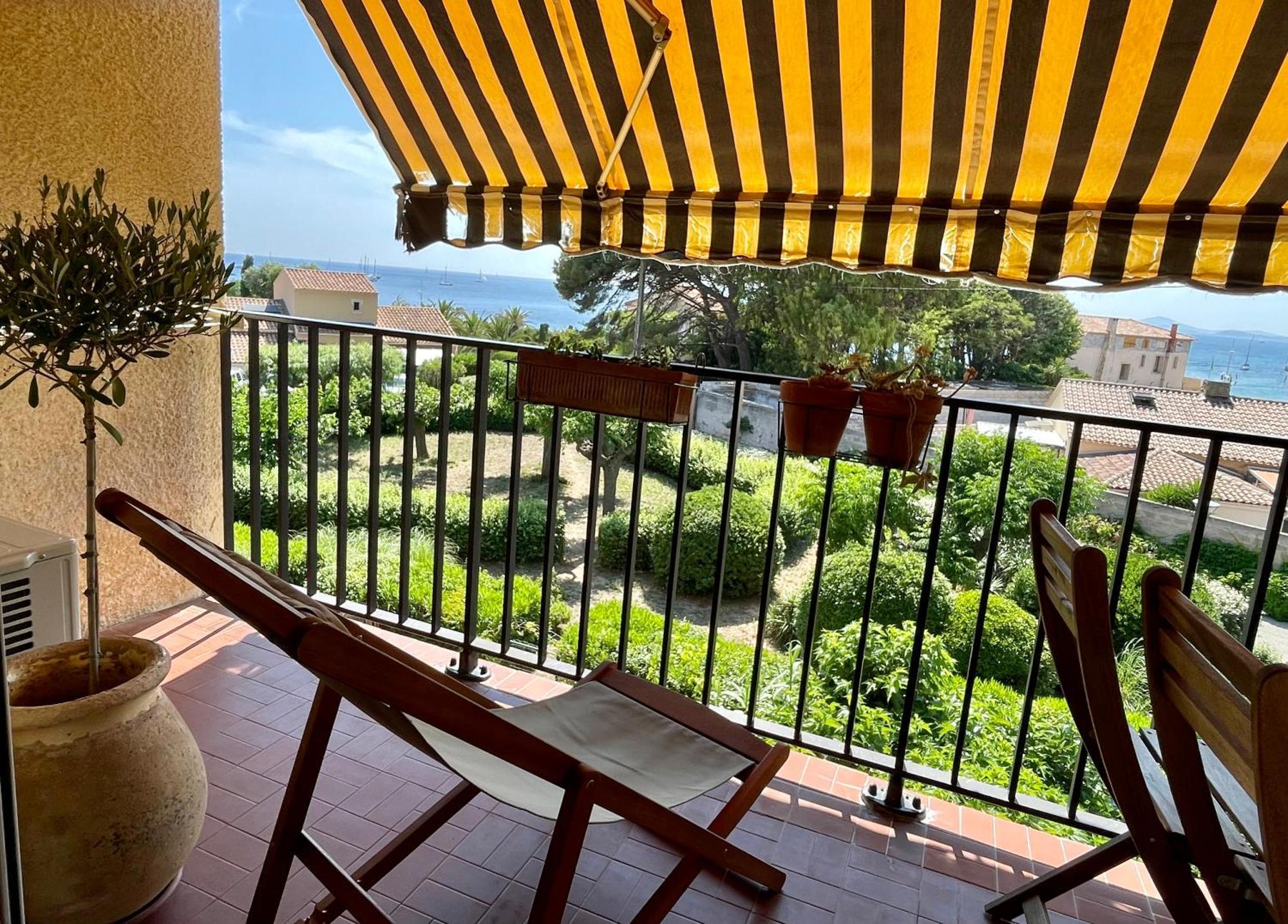Agréable studio vue mer refait à neuf&climatisé Le Pradet Exterior foto
