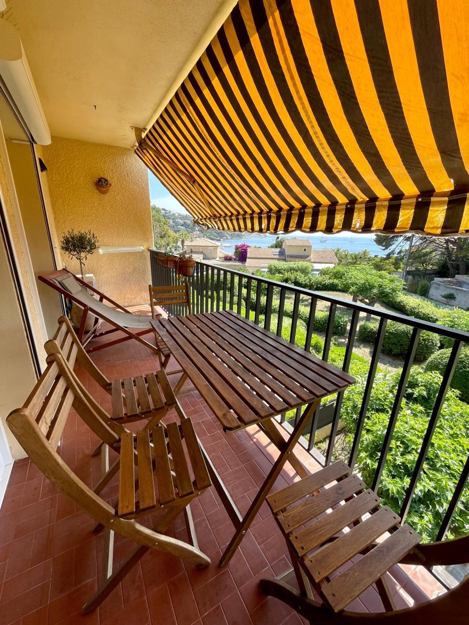 Agréable studio vue mer refait à neuf&climatisé Le Pradet Exterior foto